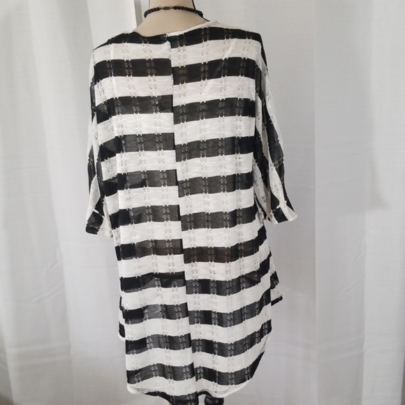 LulaRoe stripe open hi low cardigan. Size S - Picture 5 of 8